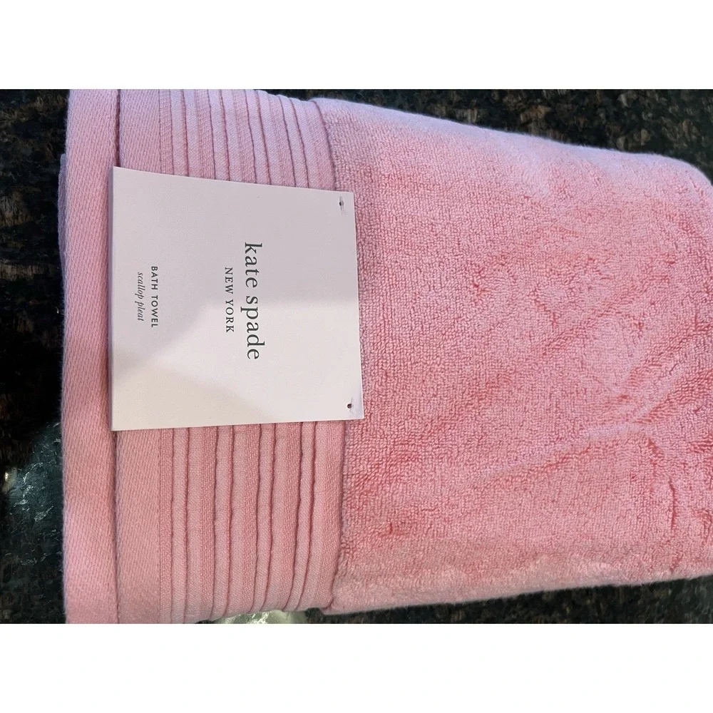 Kate Spade Pink Bath Towel 100% Cotton Scallop Pleat Trim 29 In X 56 In